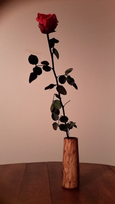 Vase uniflore conique en olivier4