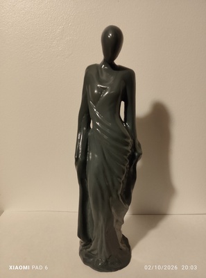 Femme stylisé en robe2