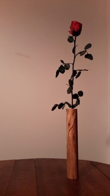Vase uniflore cylindrique en olivier3