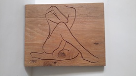 Corps de femme assise