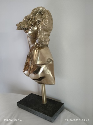 Buste de femme (Léa)1