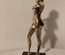 sculpture de femme en pied (Emmanuelle)