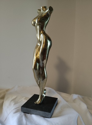 Femme debout (Estelle)3
