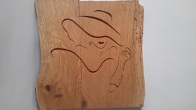 Femme élégante gantée stylisée