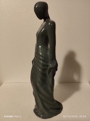 Femme stylisé en robe3