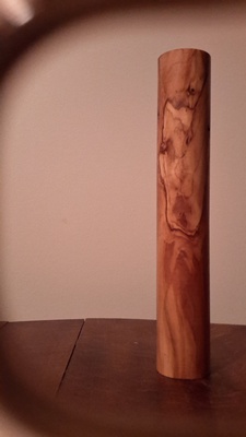 Vase uniflore cylindrique en olivier2