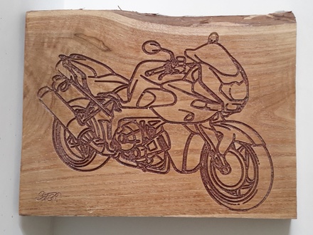Moto Suzuki1