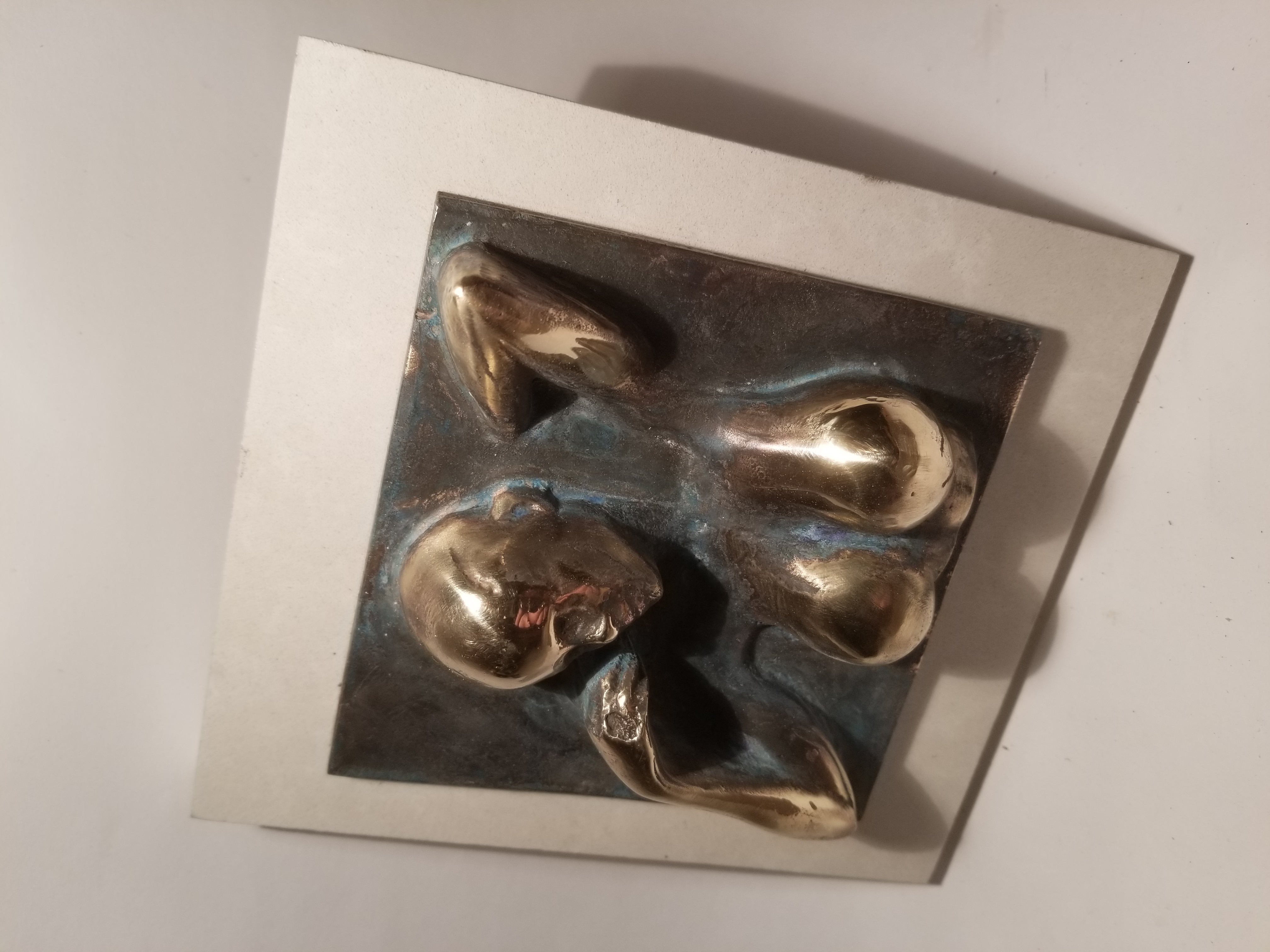 Buste de femme sortant de la matière2