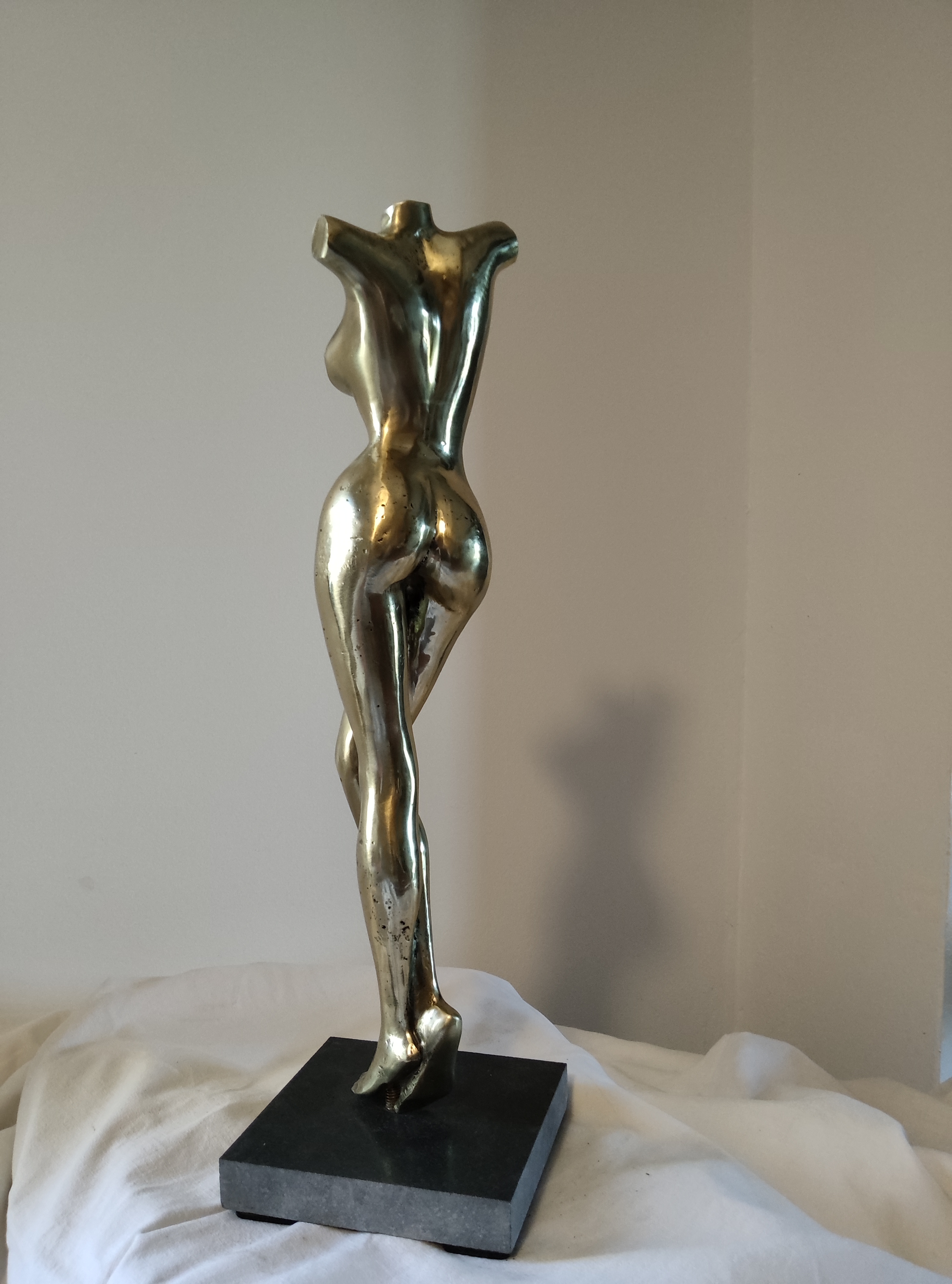 Femme debout (Estelle)1